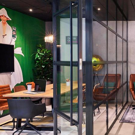 Moxy Duesseldorf South Hotell Eksteriør bilde