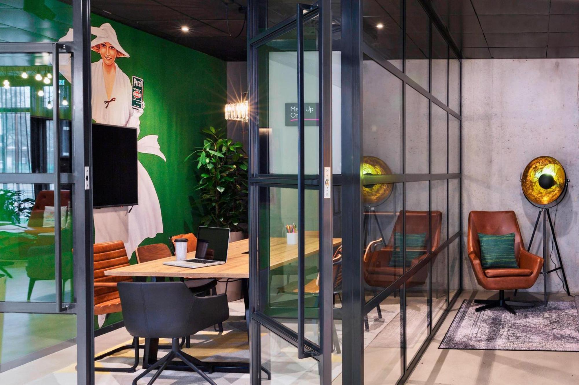 Moxy Duesseldorf South Hotell Eksteriør bilde