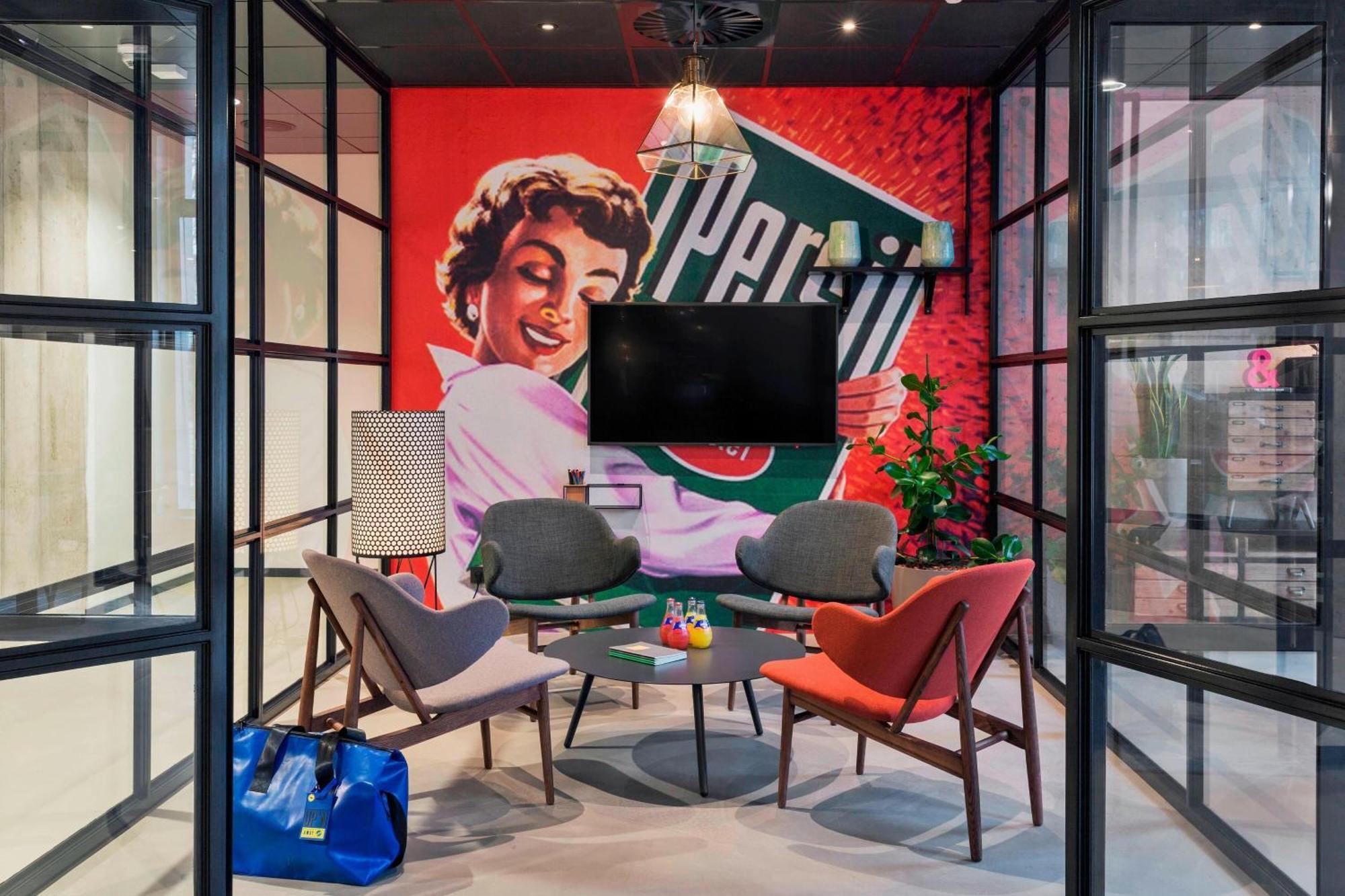 Moxy Duesseldorf South Hotell Eksteriør bilde