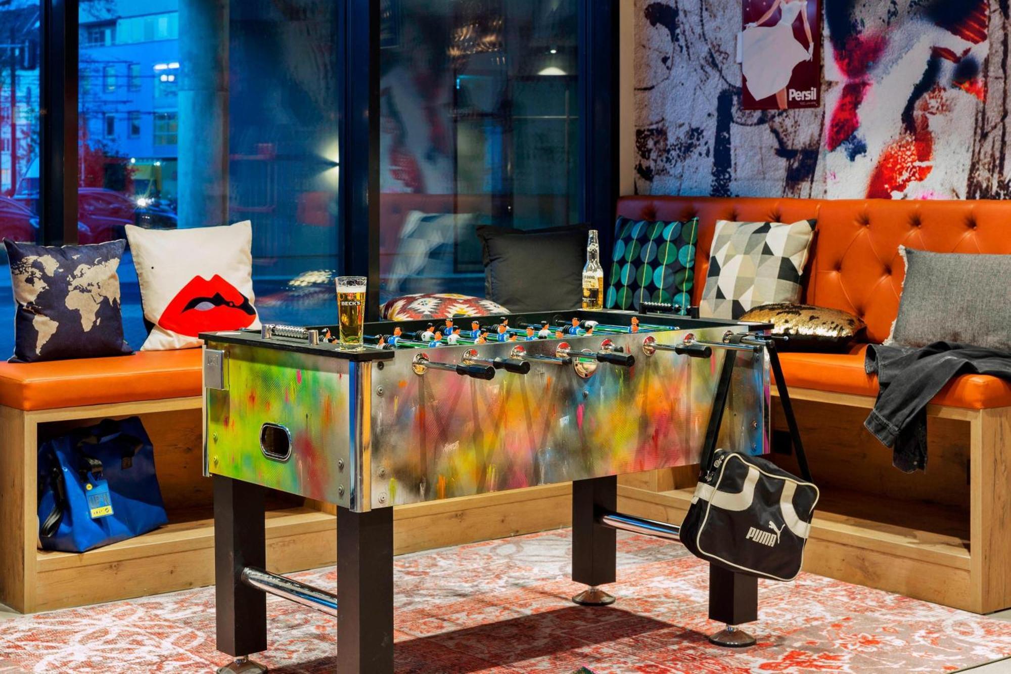 Moxy Duesseldorf South Hotell Eksteriør bilde