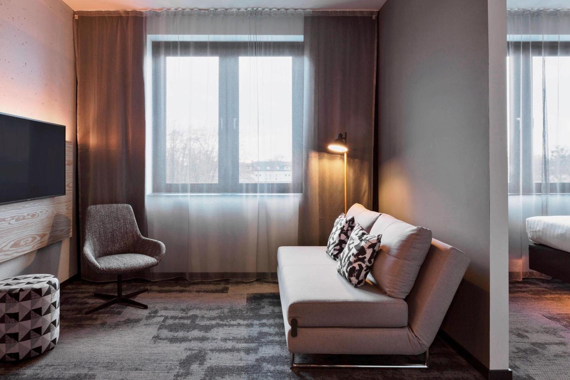 Moxy Duesseldorf South Hotell Eksteriør bilde