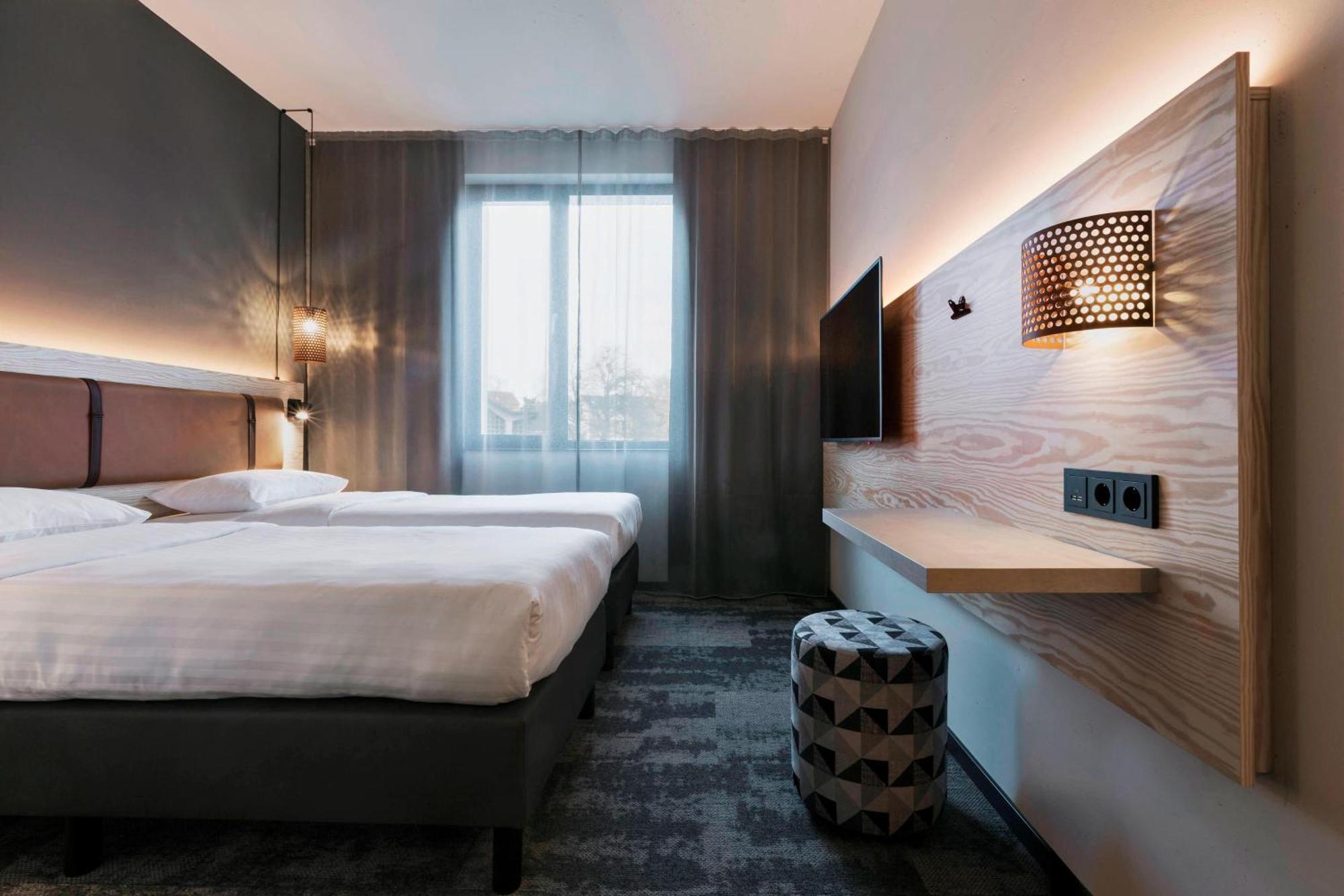 Moxy Duesseldorf South Hotell Eksteriør bilde