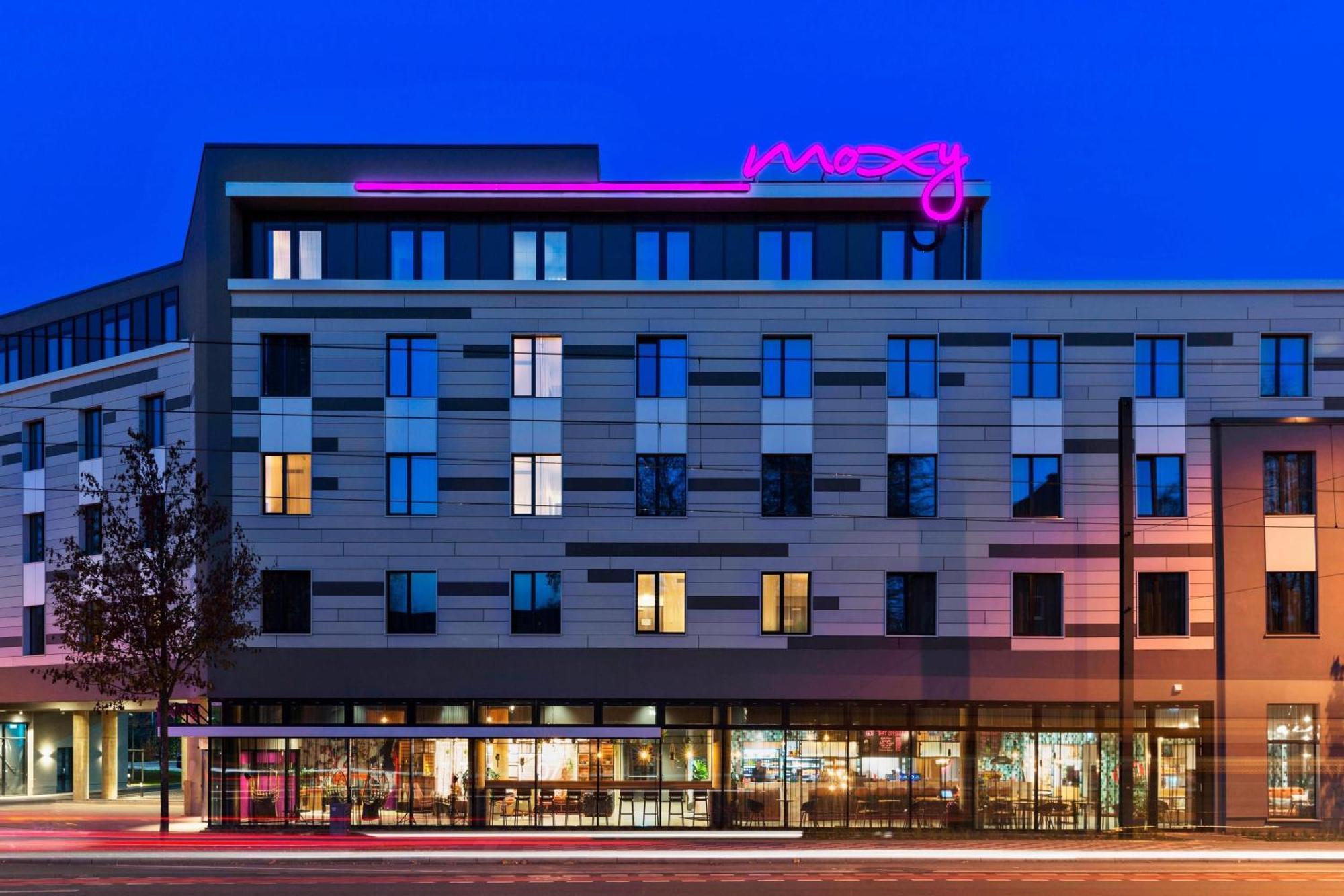 Moxy Duesseldorf South Hotell Eksteriør bilde