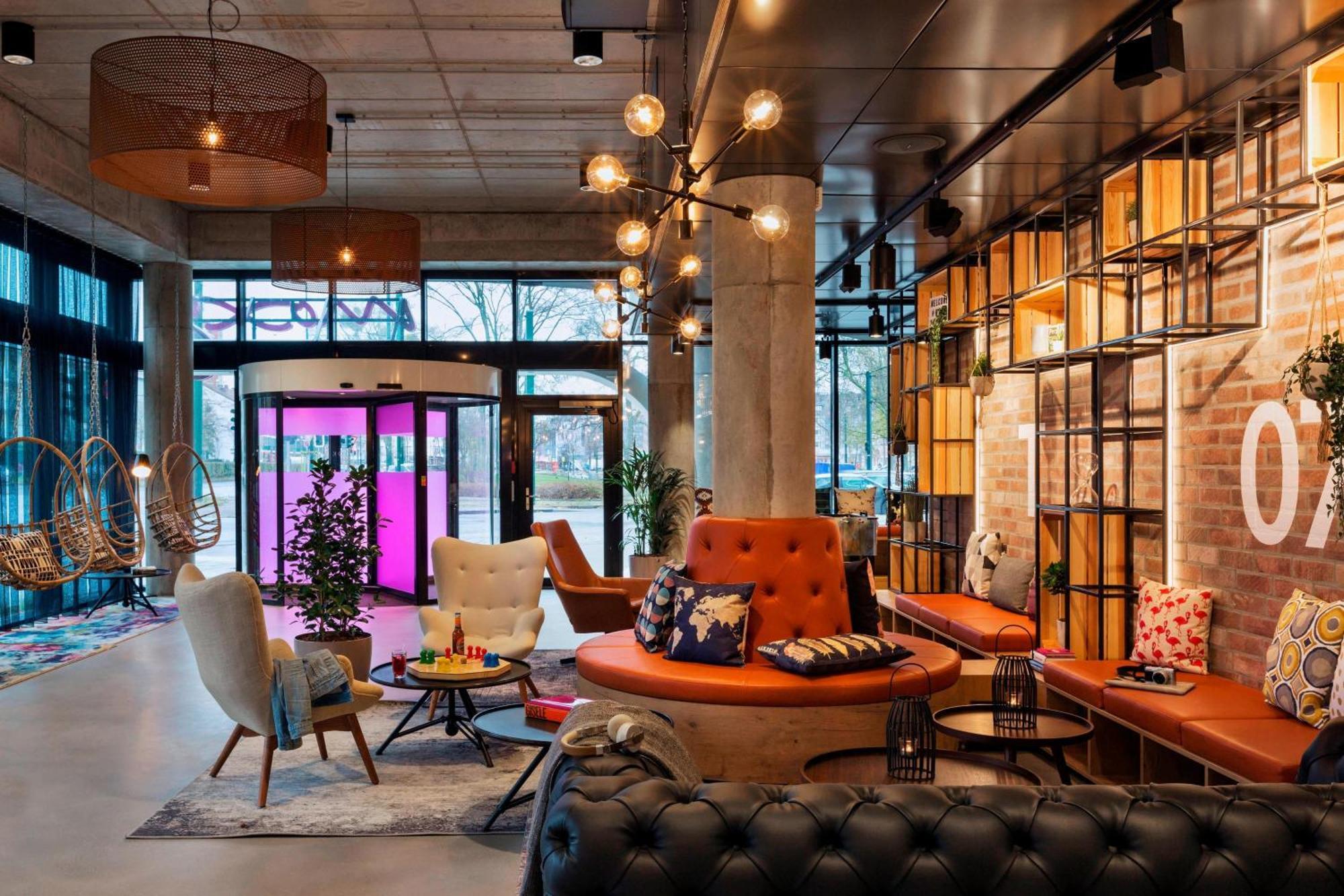 Moxy Duesseldorf South Hotell Eksteriør bilde