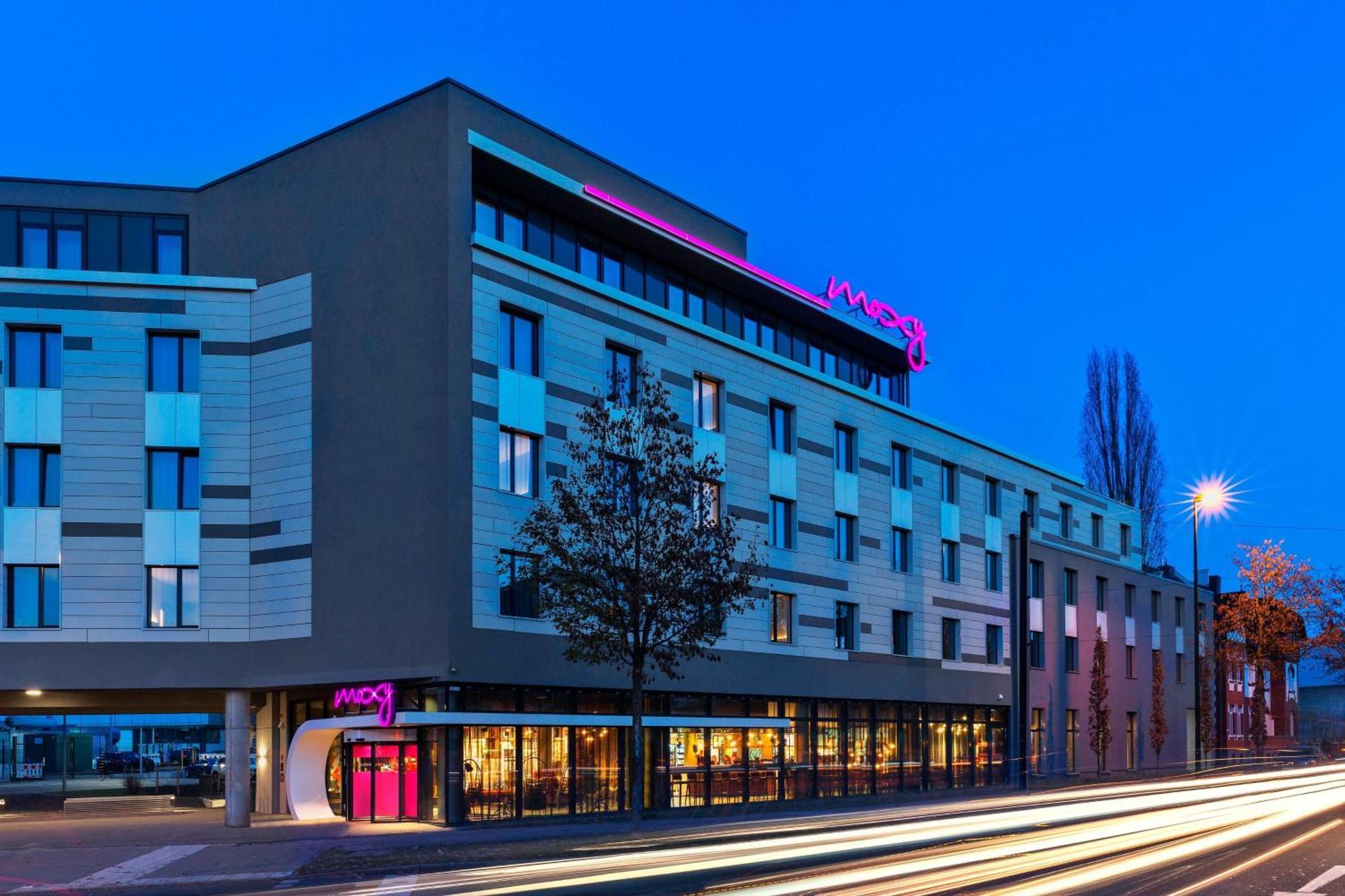 Moxy Duesseldorf South Hotell Eksteriør bilde